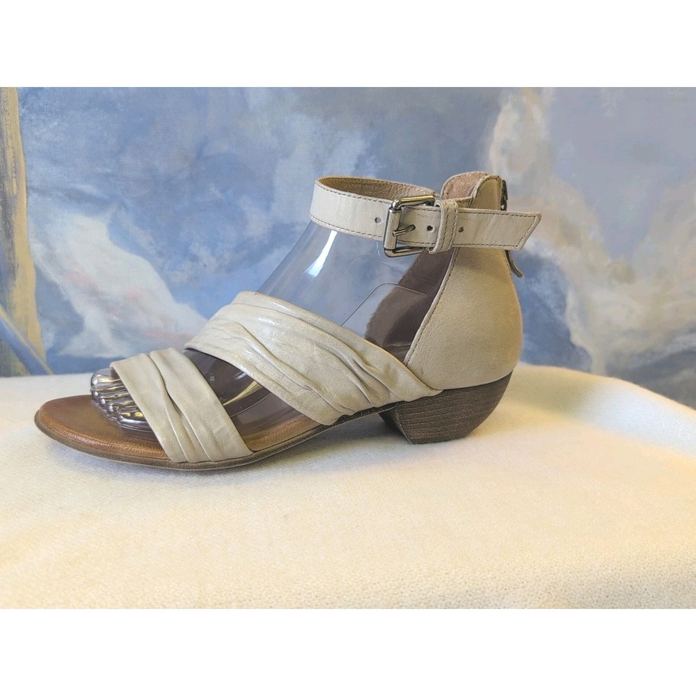 Miz Mooz 8 Ivory Leather Cassie Wide Heel Sandals